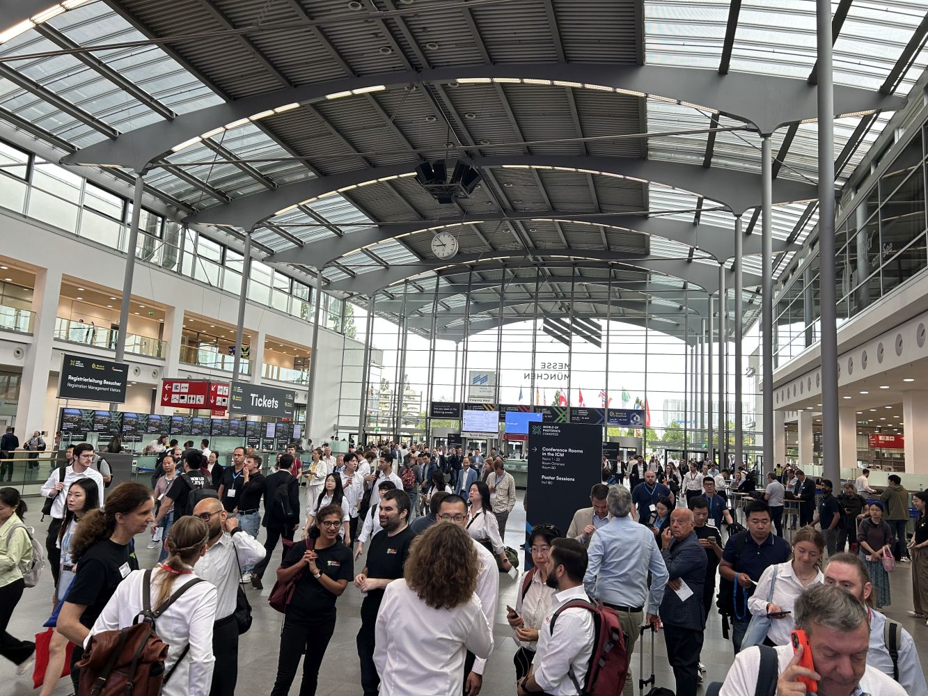 DSC02254 LASER 2019 500px