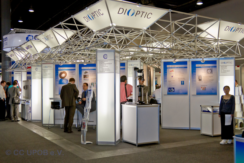 Der Messestand des CC UPOB e.V. auf der OPTATEC 2012 (Bild: CC UPOB e.V.)