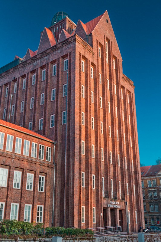 Das Haus der Wissenschaft in Braunschweig (Bild: CC UPOB e.V.)