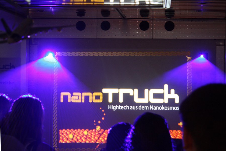 Filmvortrag im Naotruck mit Lasershow