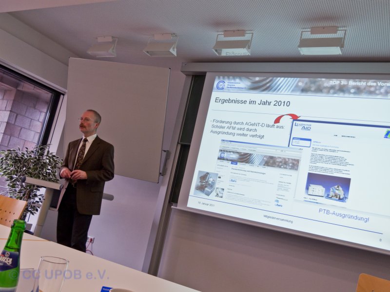 Rückblick des Vorstandsvorsitzenden Prof. Löffler auf das Jahr 2010 (Bild: CC UPOB e.V.)