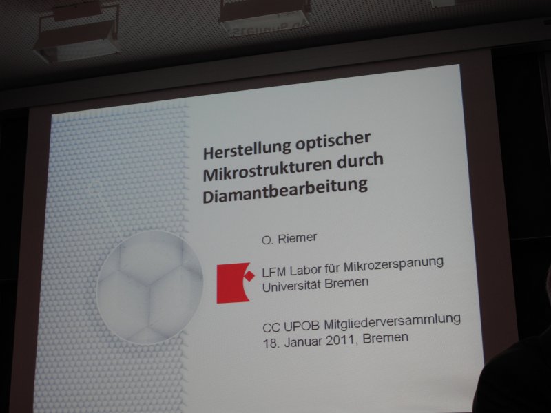 Dr. Riemer vom LFM in Bremen trägt zum Thema Mikrostrukturen vor (Bild: CC UPOB e.V.)